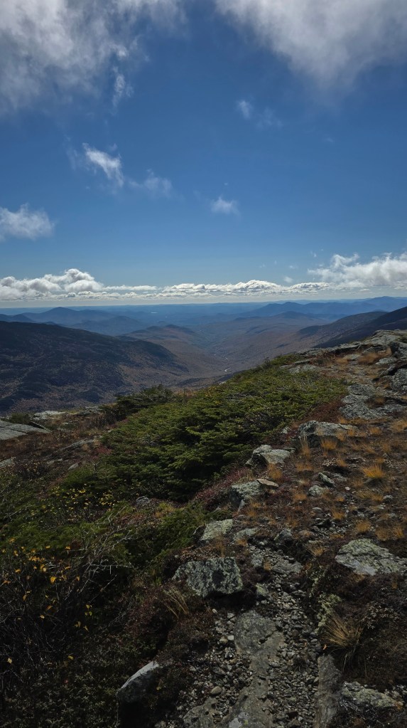An image overlooking the valley of Mount Washington. 